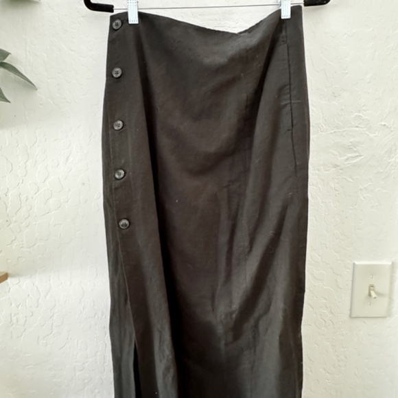 Madewell Linen-Cotton Blend Wrap Midi Skirt in Black - Picture 6 of 9